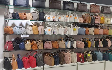 handbags shop near me